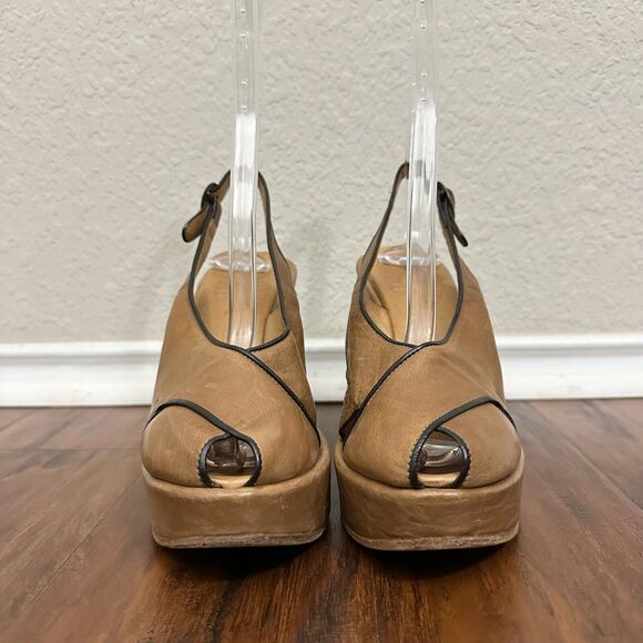 FIORENTINI + Baker Peep-Toe Wedge Slingback Sandals in Tan Leather - Picture 4 of 12